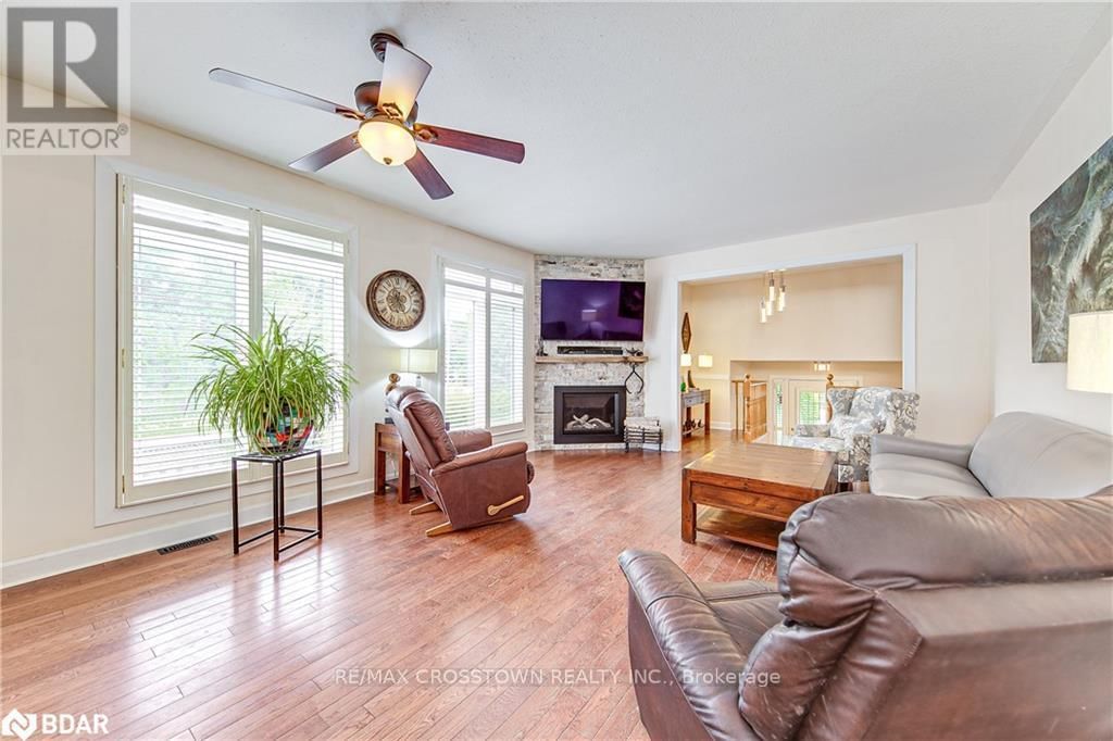 1104 ALFRED STREET Image 7