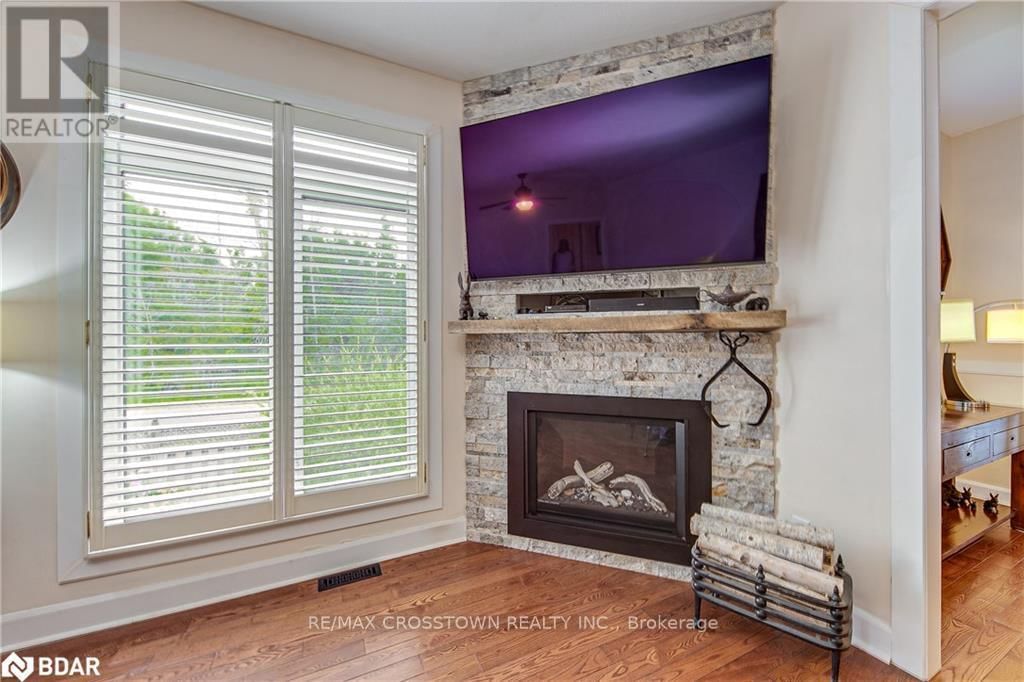 1104 ALFRED STREET Image 8