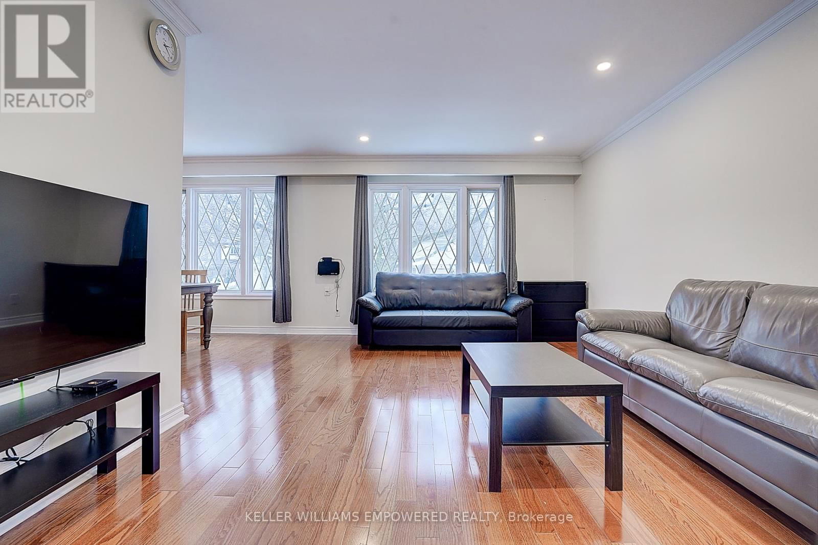 17 SIR KAY DRIVE Image 12