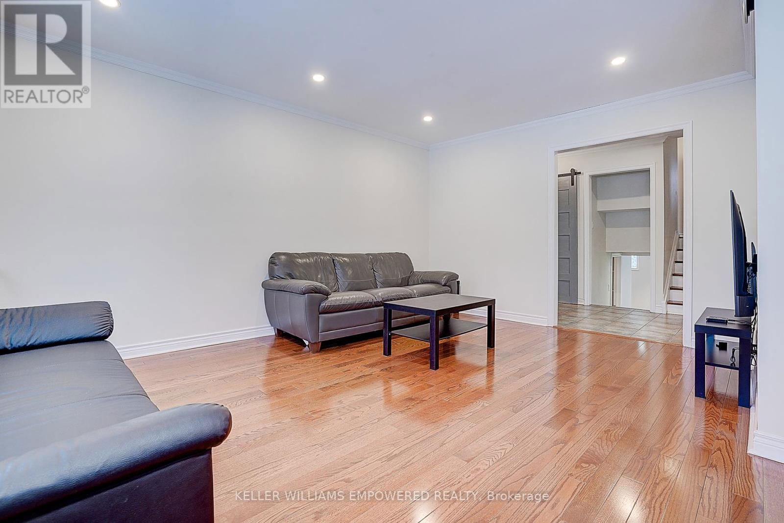 17 SIR KAY DRIVE Image 16