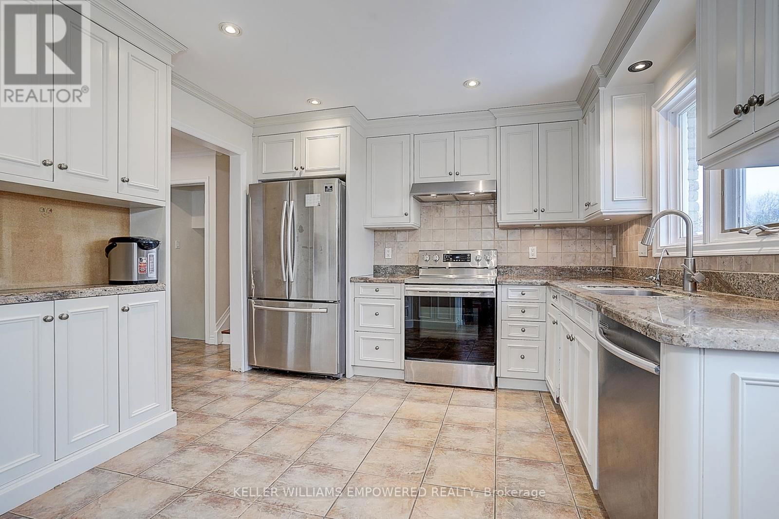 17 SIR KAY DRIVE Image 23