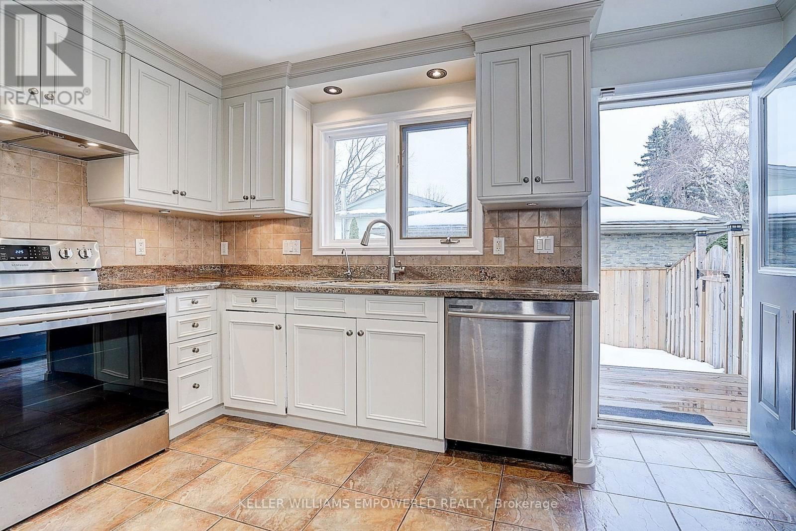 17 SIR KAY DRIVE Image 26