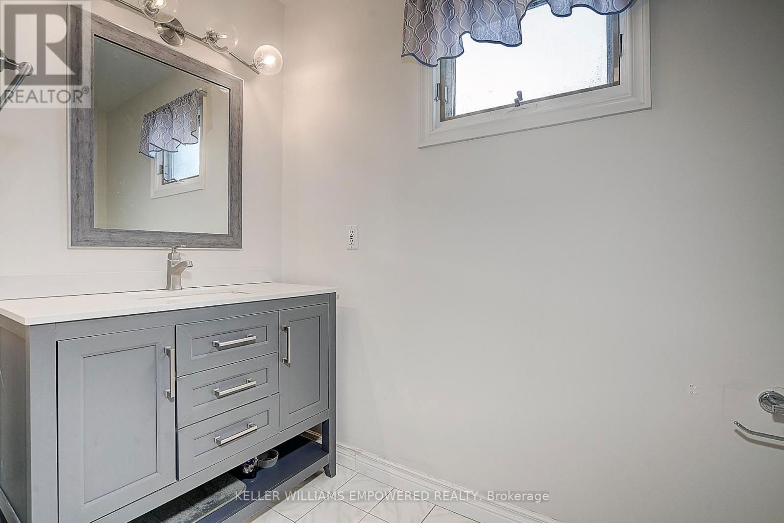 17 SIR KAY DRIVE Image 33