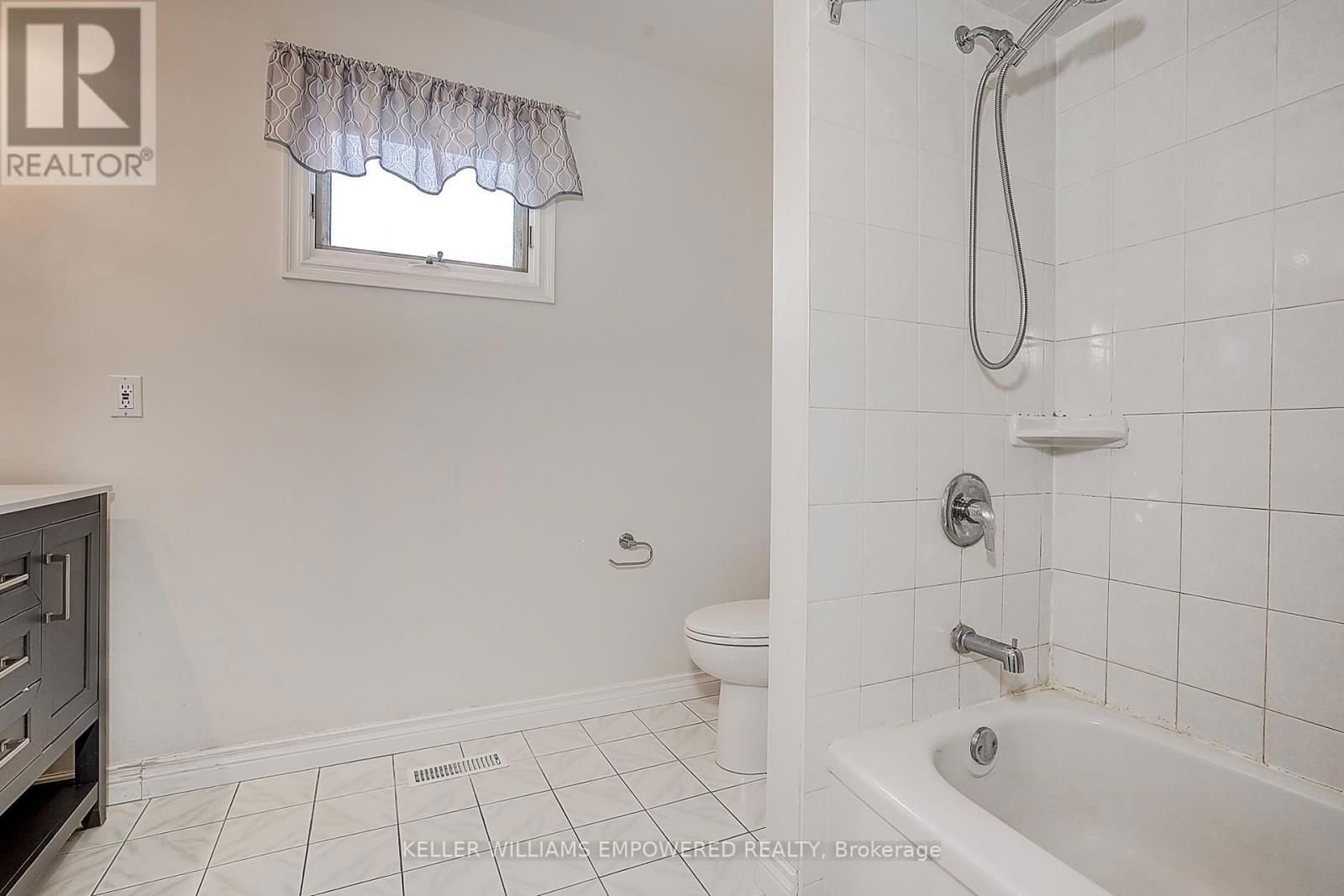 17 SIR KAY DRIVE Image 34