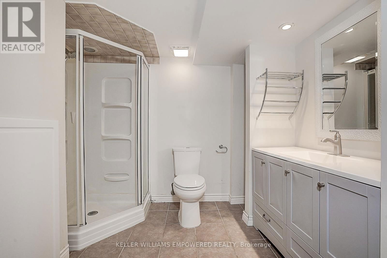 17 SIR KAY DRIVE Image 37