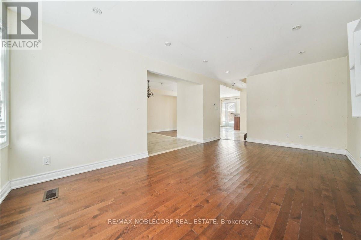 22 ELM GROVE AVENUE Image 15