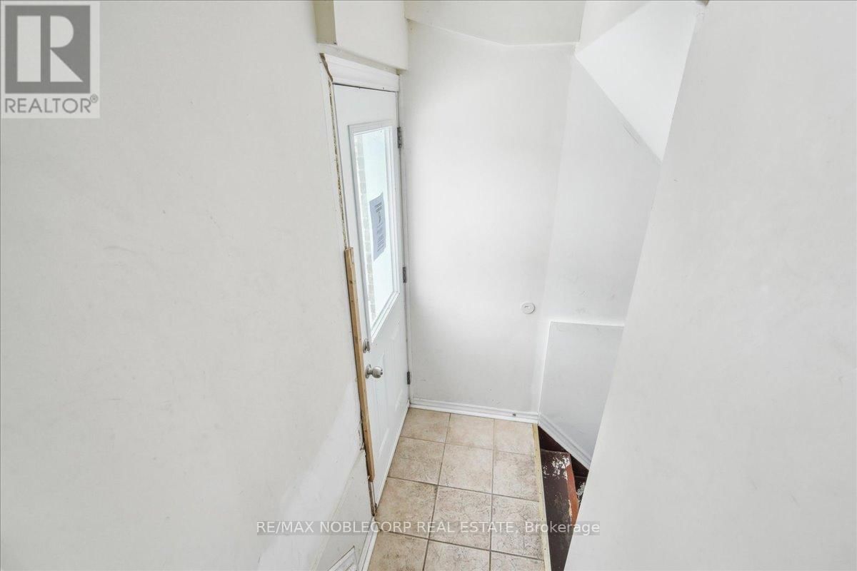 22 ELM GROVE AVENUE Image 24