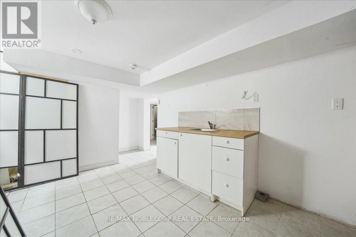 22 ELM GROVE AVENUE Image 27