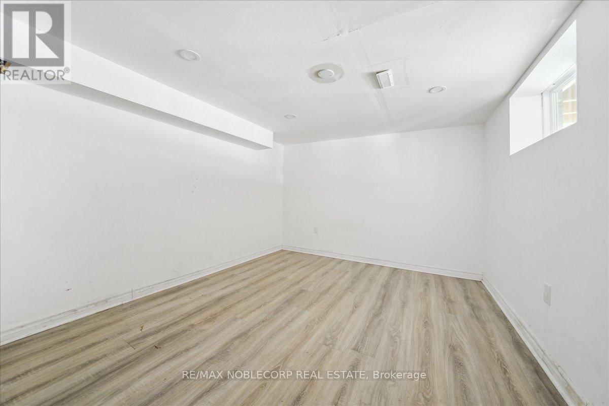 22 ELM GROVE AVENUE Image 29