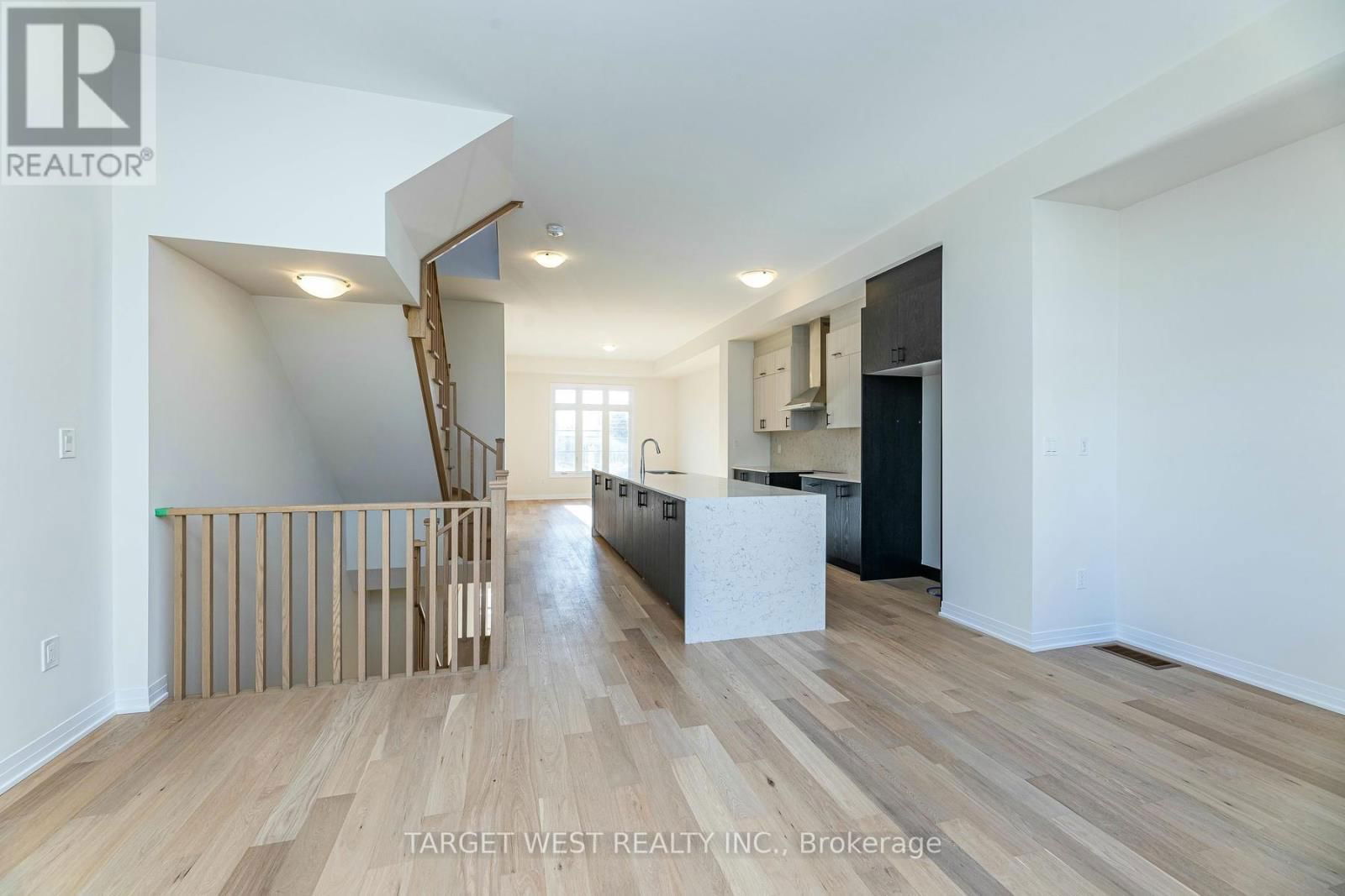 23 ARCHAMBAULT WAY Image 12