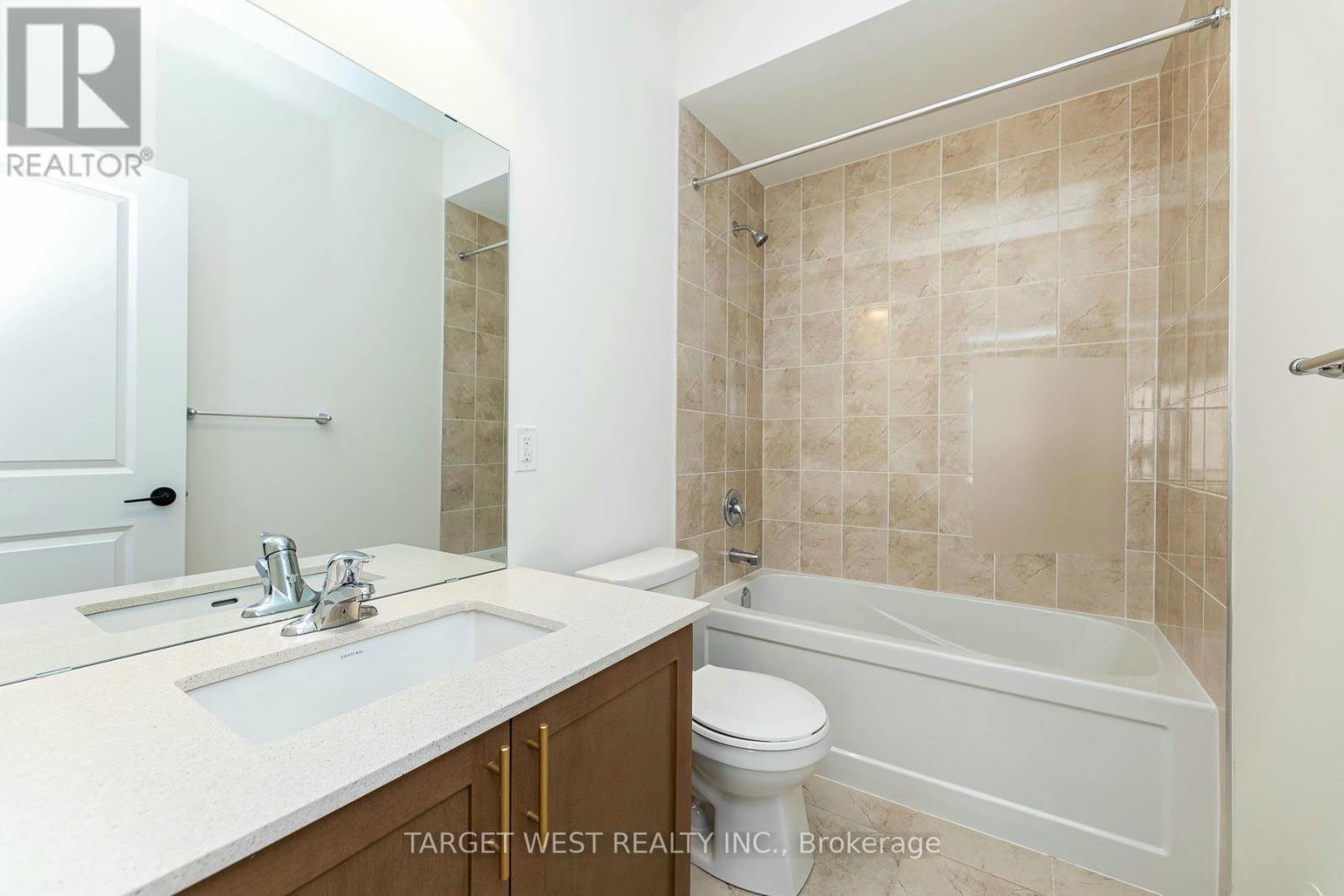 23 ARCHAMBAULT WAY Image 32
