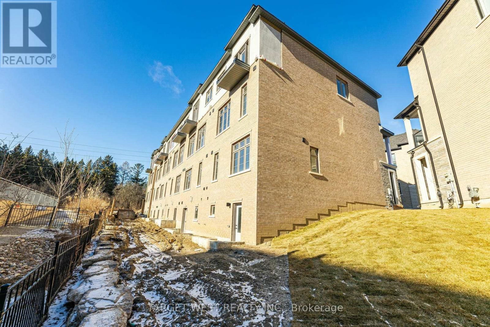 23 ARCHAMBAULT WAY Image 36
