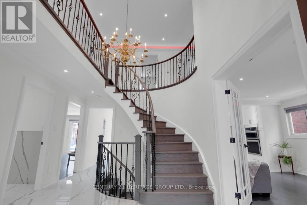 99 BENJAMIN DRIVE Image 11