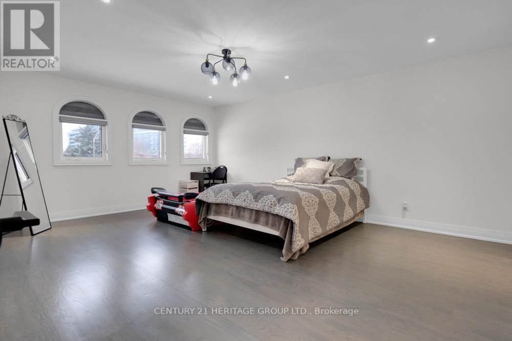 99 BENJAMIN DRIVE Image 26
