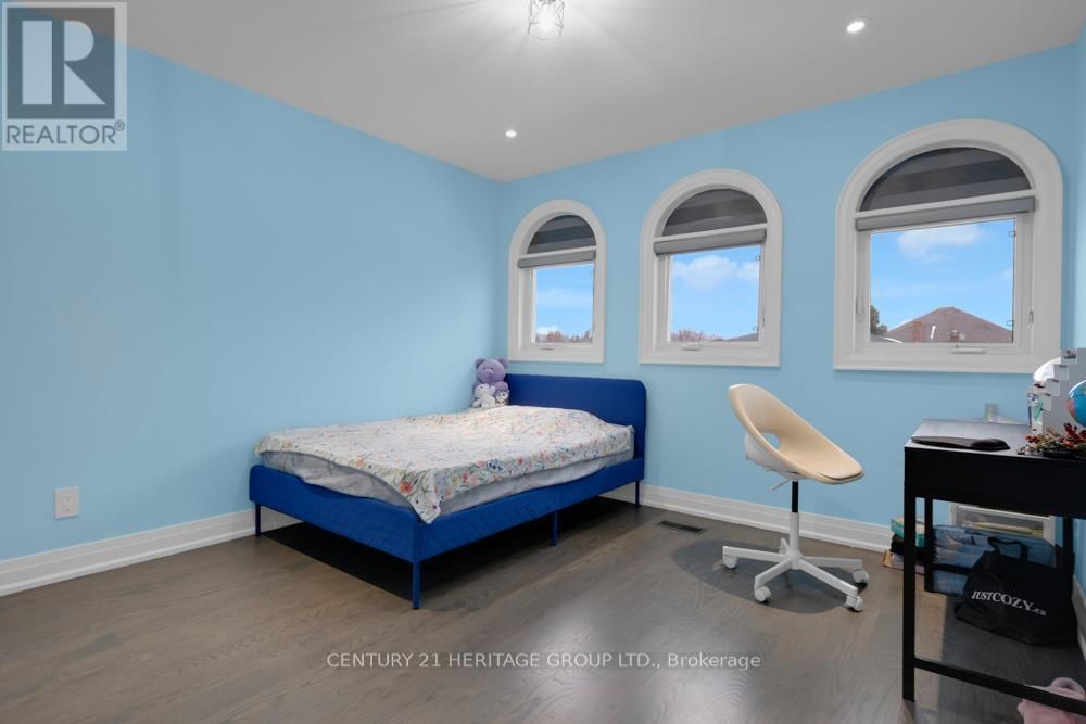 99 BENJAMIN DRIVE Image 37