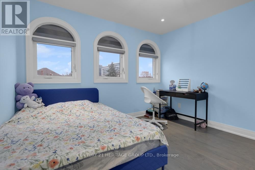 99 BENJAMIN DRIVE Image 38