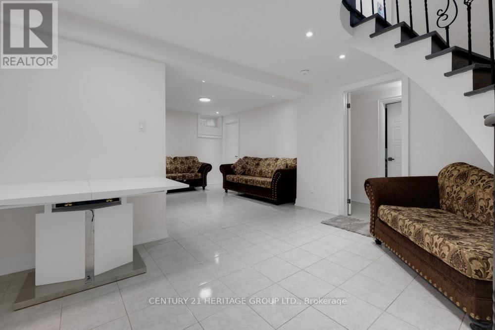 99 BENJAMIN DRIVE Image 40