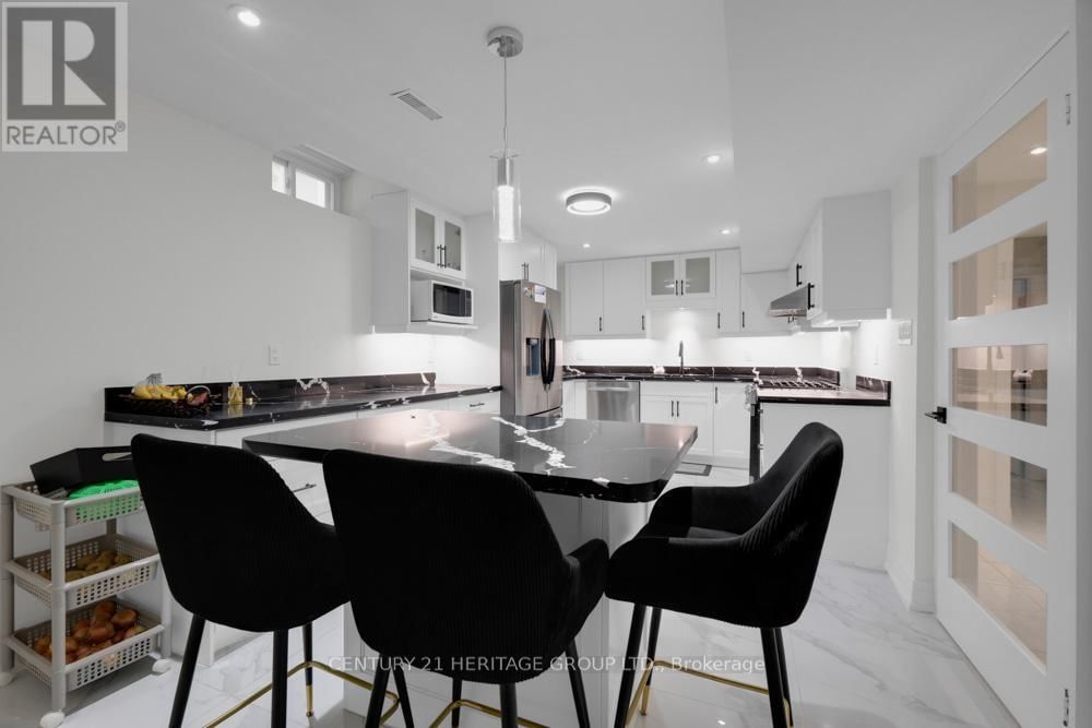 99 BENJAMIN DRIVE Image 43
