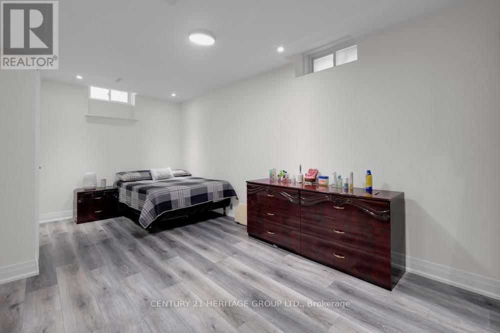 99 BENJAMIN DRIVE Image 46