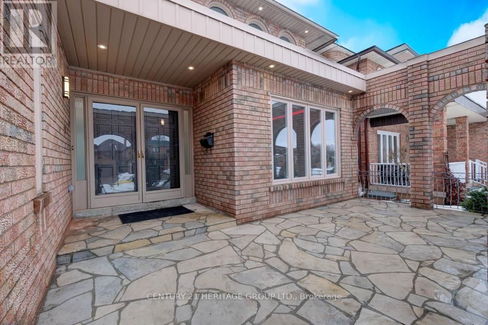 99 BENJAMIN DRIVE Image 6