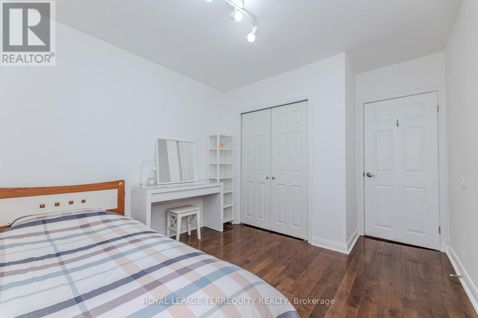 96 TALMAGE AVENUE Image 19