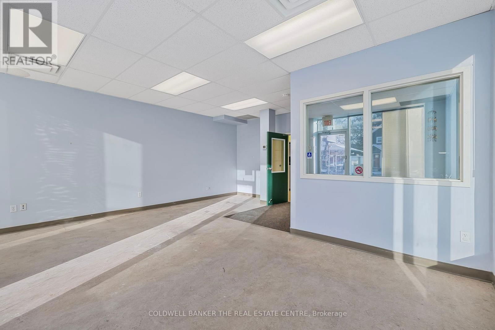 361 EAGLE STREET Image 11
