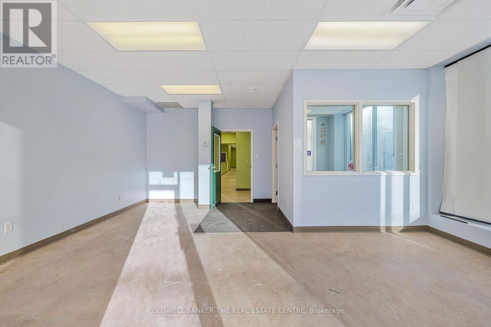 361 EAGLE STREET Image 14