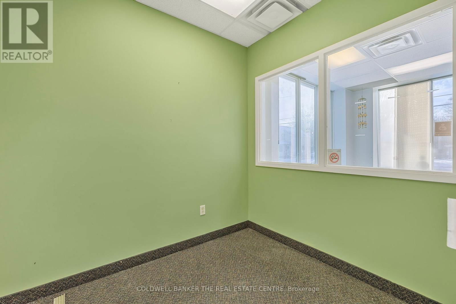 361 EAGLE STREET Image 15