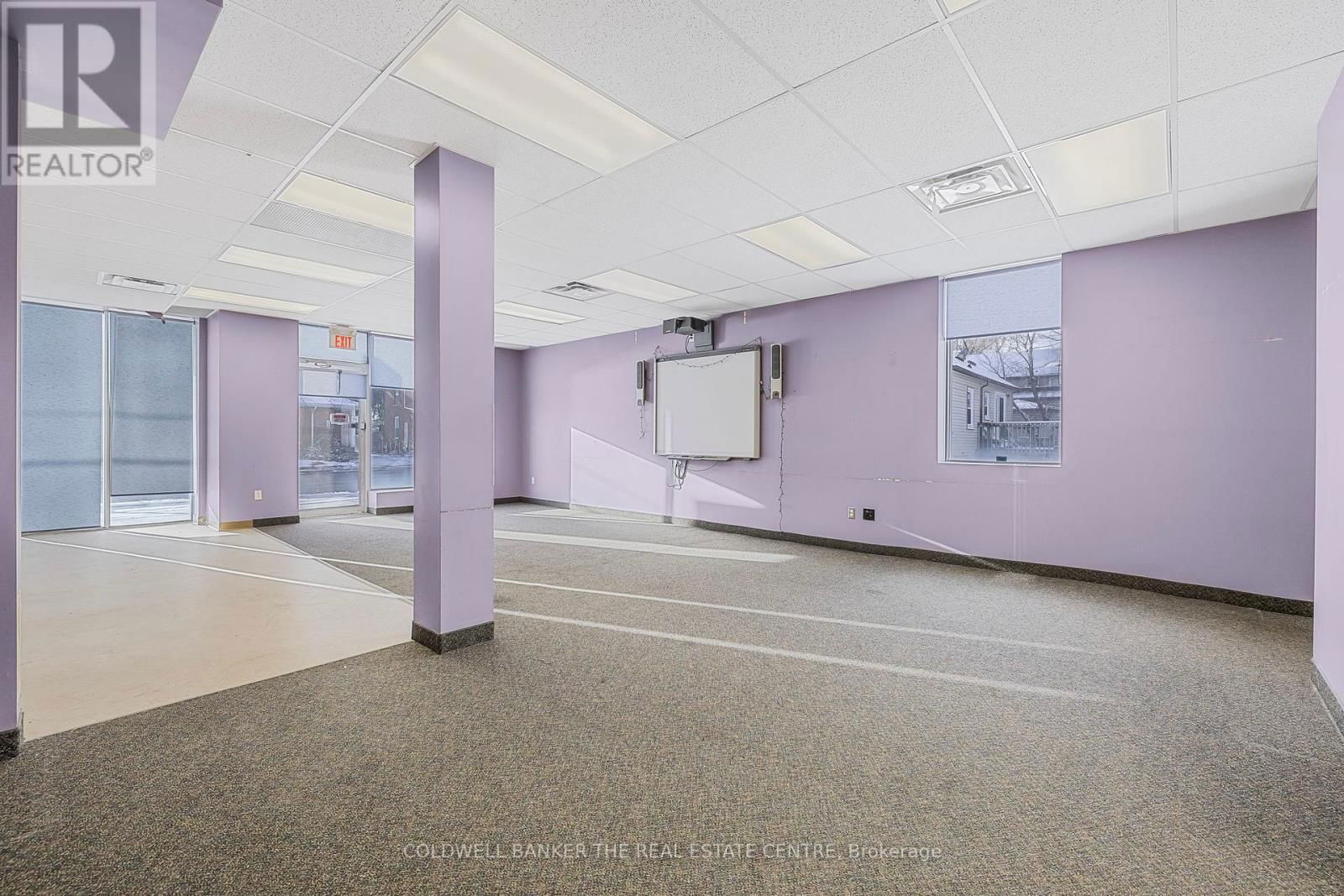 361 EAGLE STREET Image 19