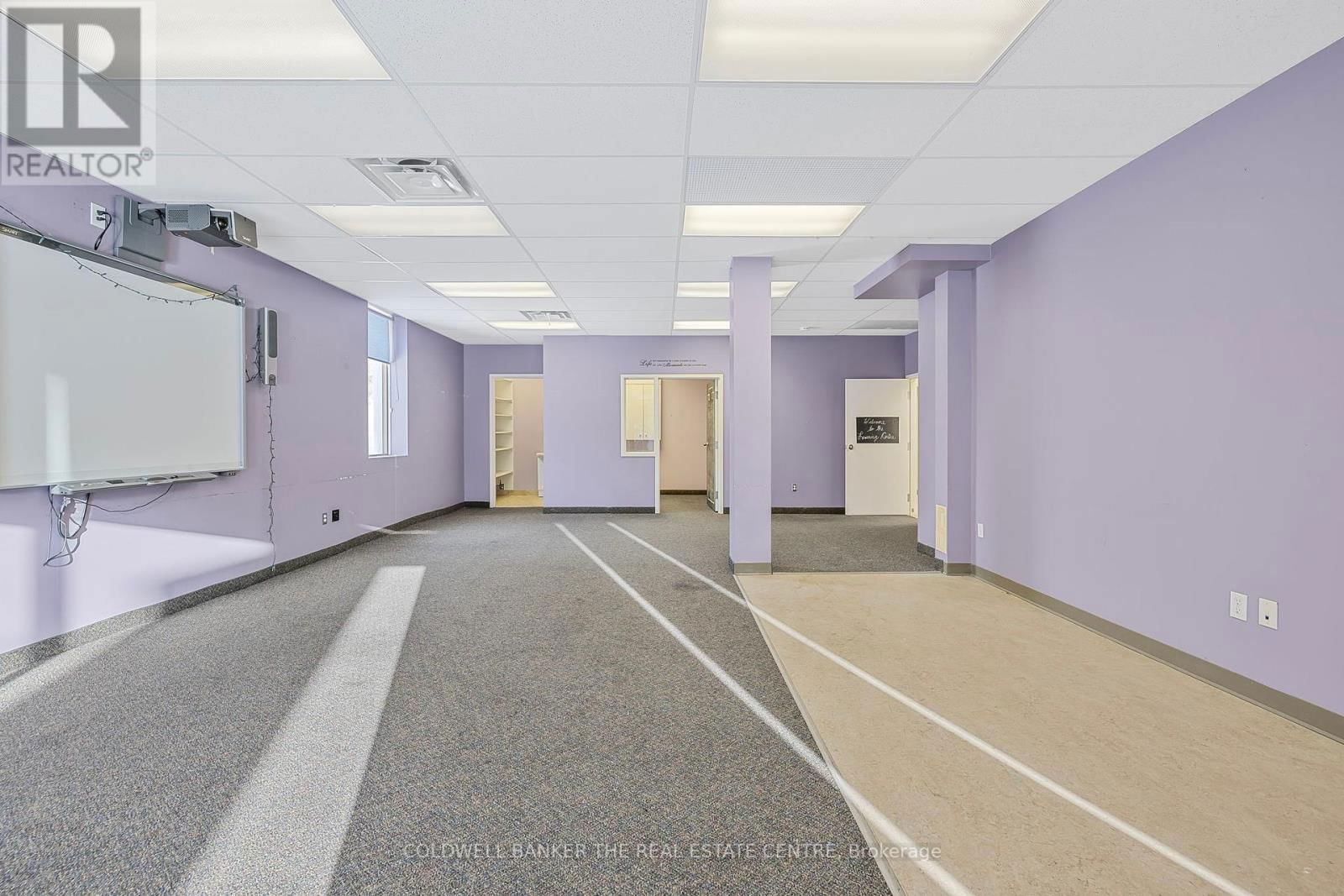 361 EAGLE STREET Image 22