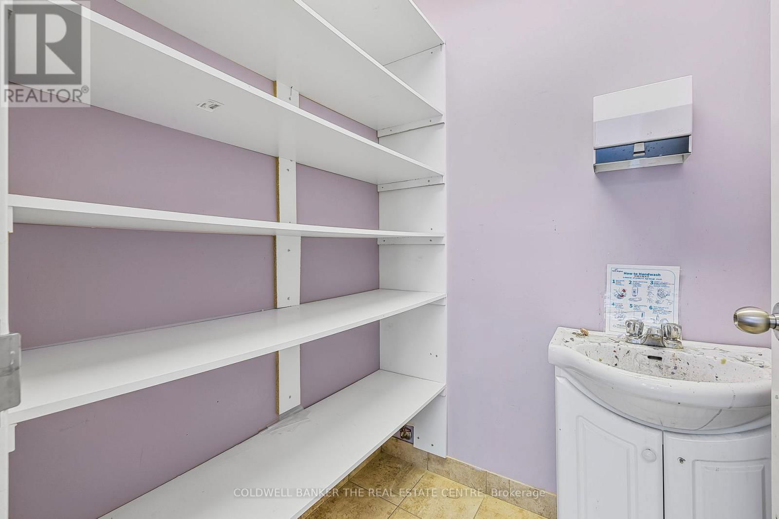 361 EAGLE STREET Image 26