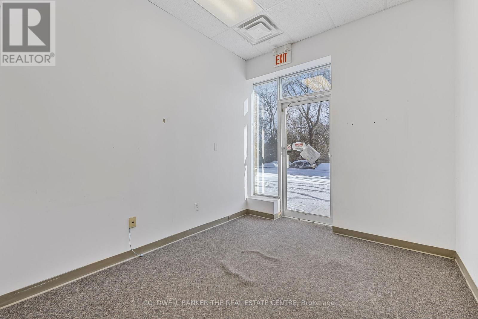 361 EAGLE STREET Image 29