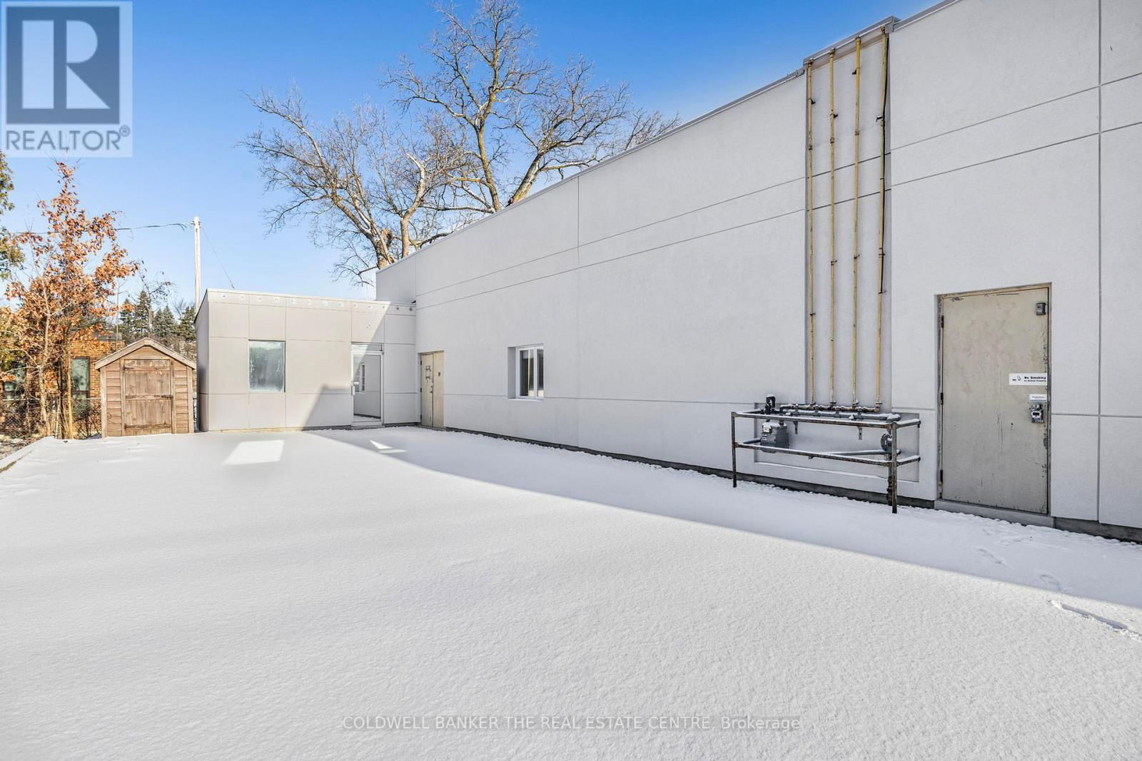 361 EAGLE STREET Image 37
