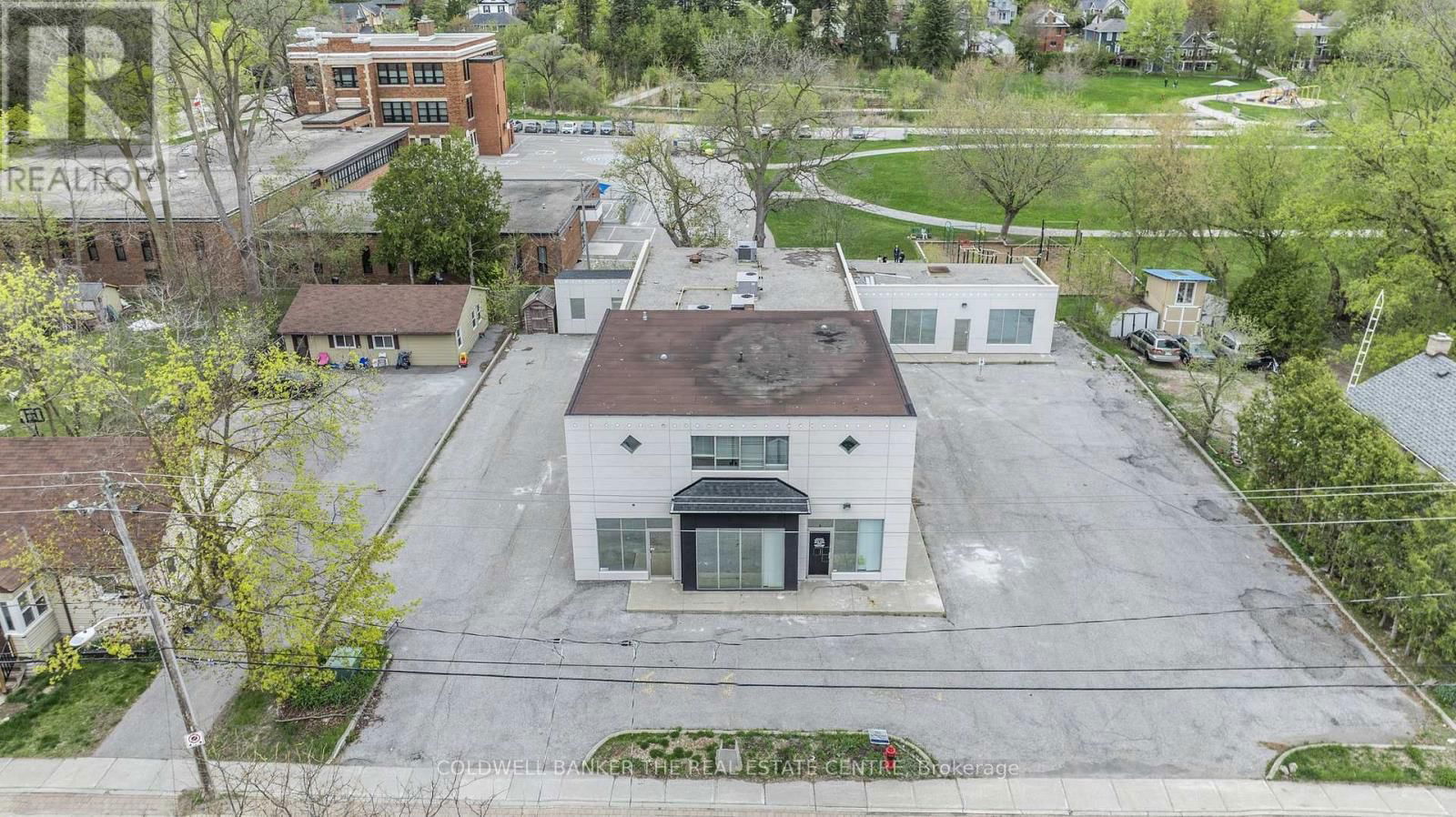 361 EAGLE STREET Image 44