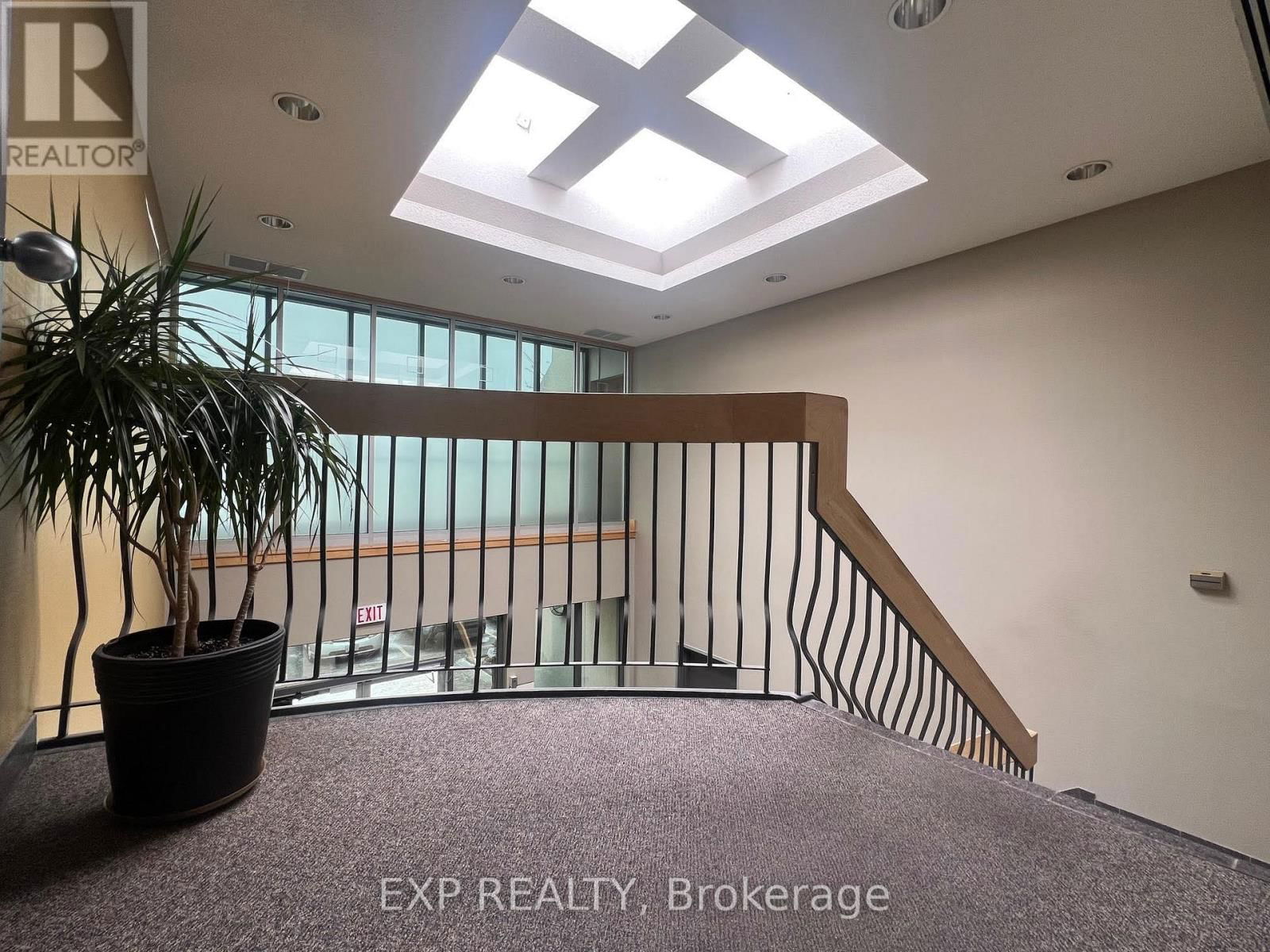 208 - 275 RENFREW DRIVE Image 17