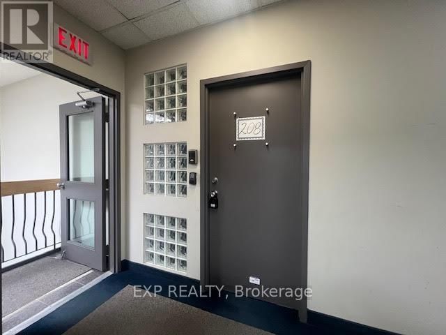 208 - 275 RENFREW DRIVE Image 2