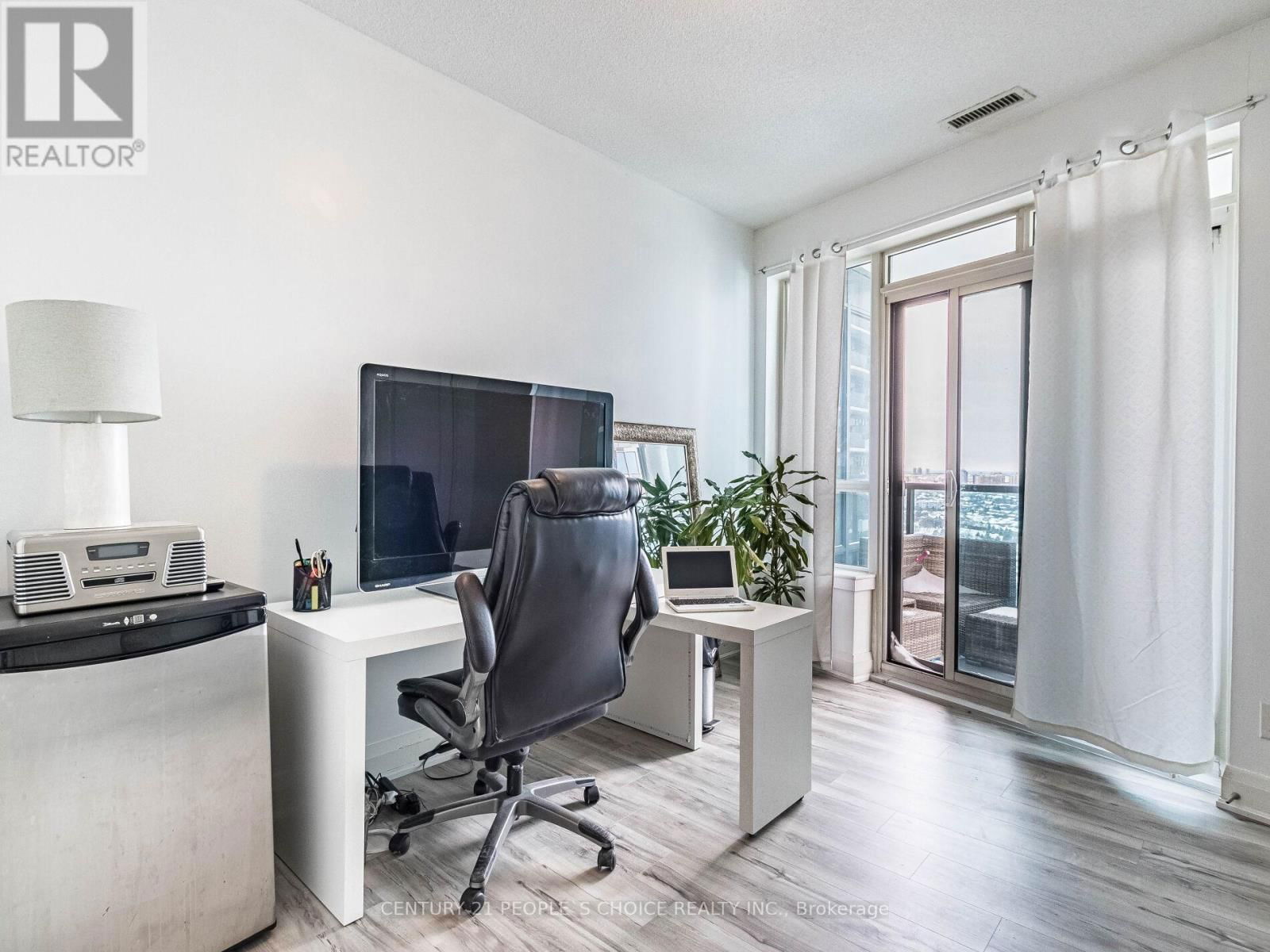 #2232 - 7161 YONGE STREET Image 24