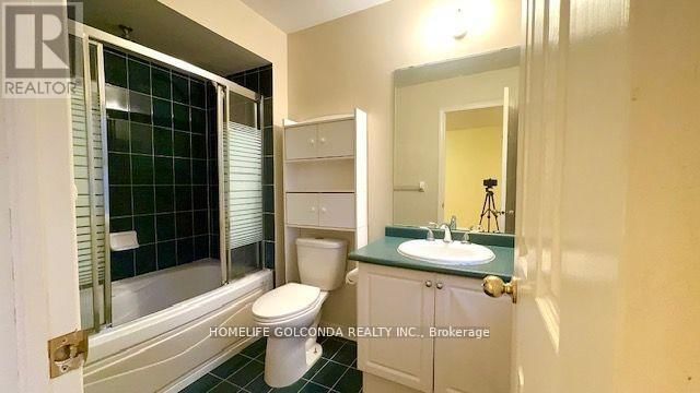 82 ELLESMERE STREET Image 30