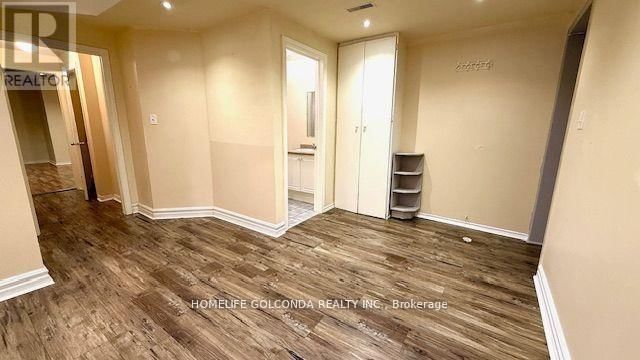 82 ELLESMERE STREET Image 37