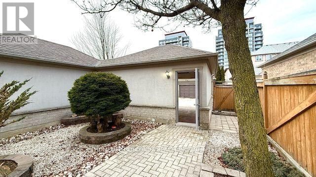 82 ELLESMERE STREET Image 40