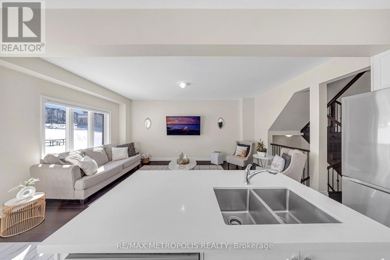 121 KENNEDY BOULEVARD Image 10