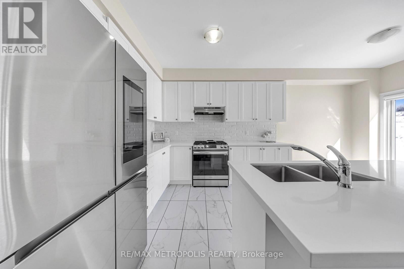 121 KENNEDY BOULEVARD Image 15