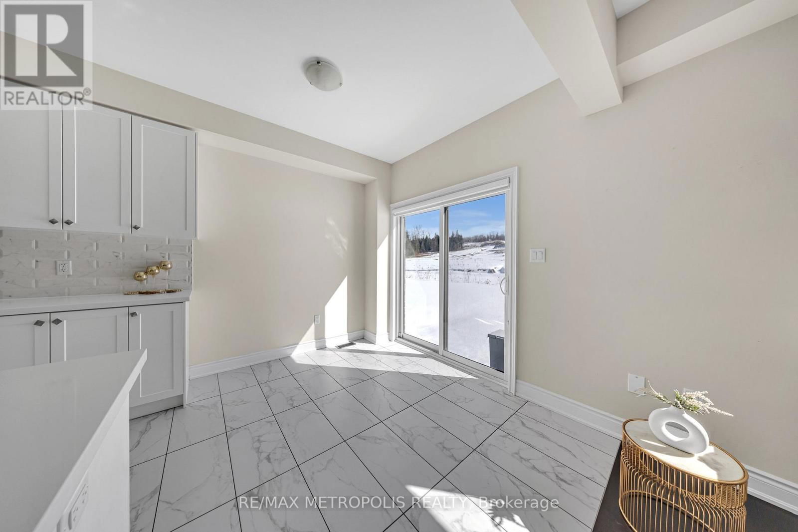 121 KENNEDY BOULEVARD Image 17
