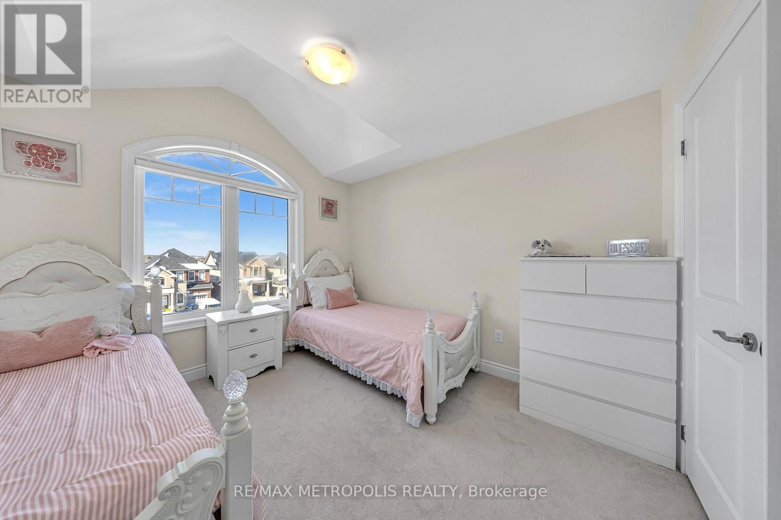 121 KENNEDY BOULEVARD Image 19