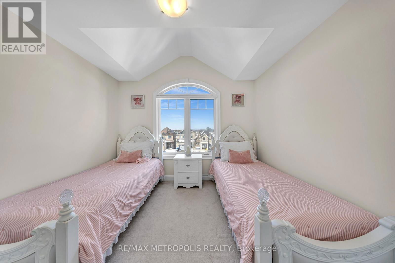 121 KENNEDY BOULEVARD Image 20