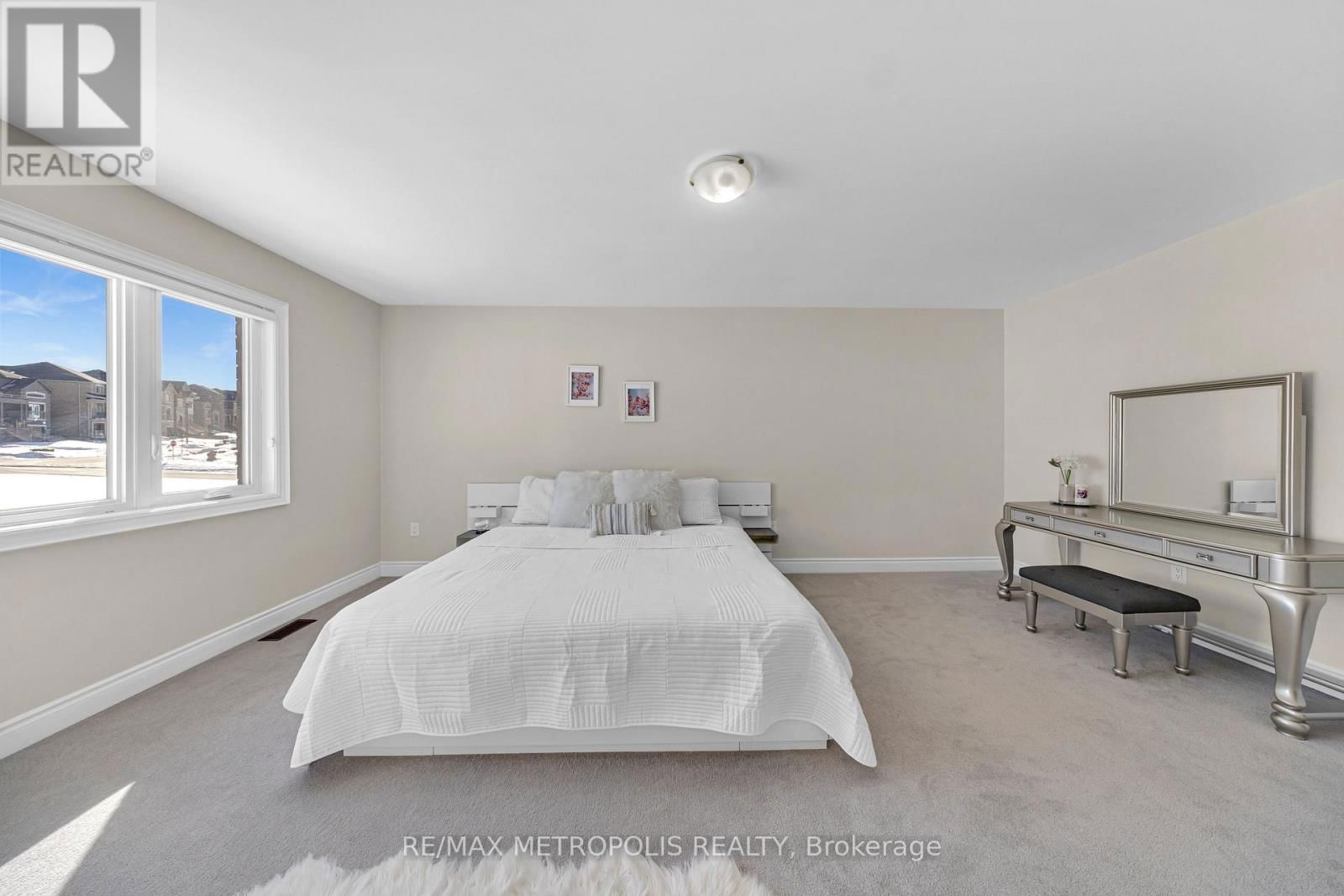 121 KENNEDY BOULEVARD Image 26