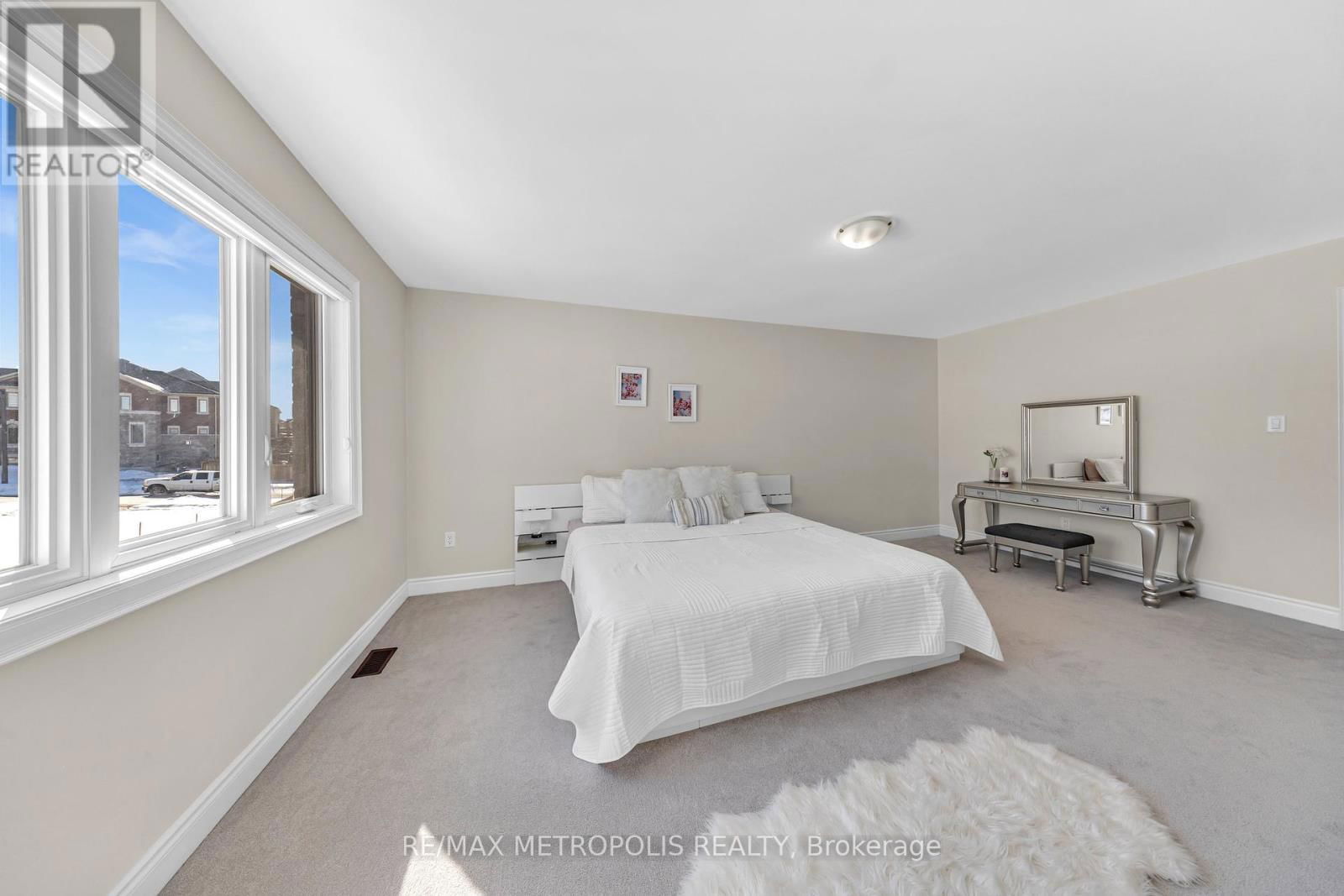 121 KENNEDY BOULEVARD Image 27