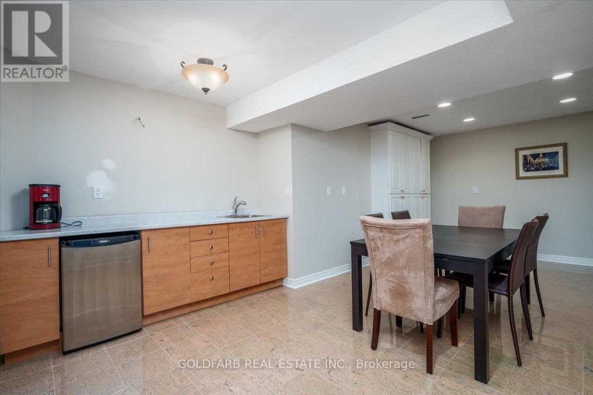 215 THOMSON CREEK BOULEVARD Image 26