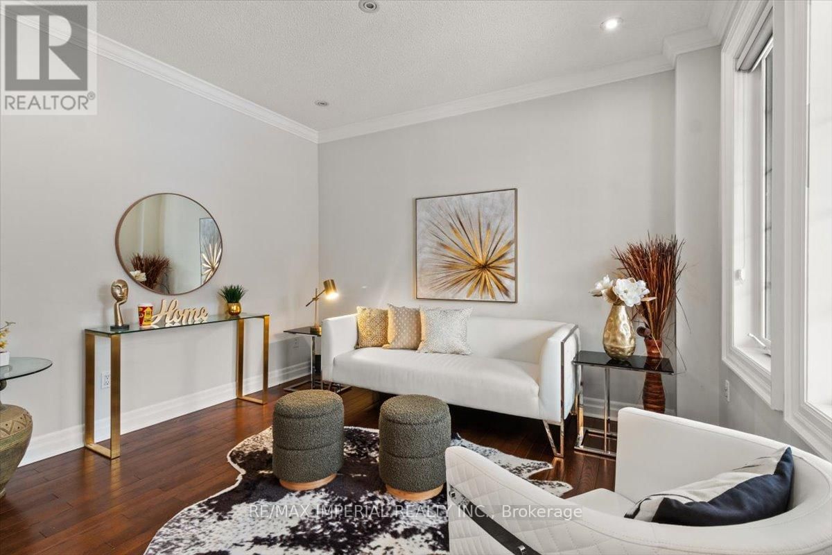 20 ANGUS GLEN BOULEVARD Image 11