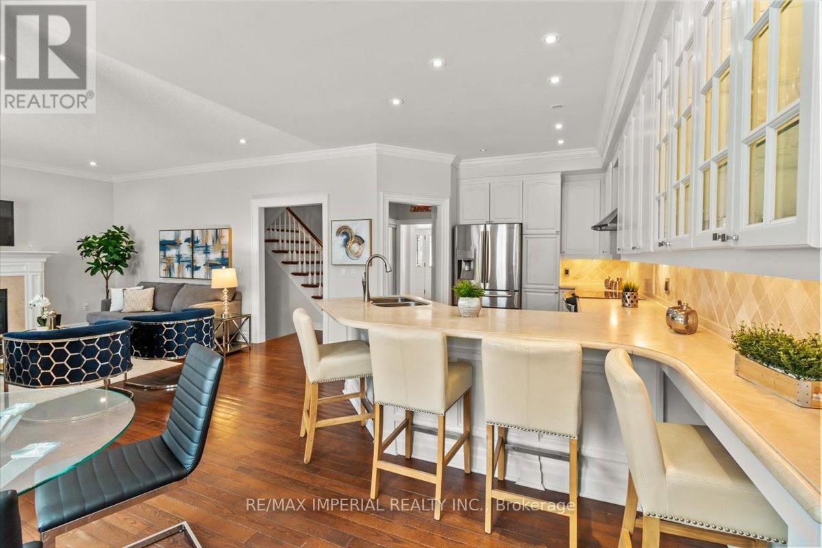 20 ANGUS GLEN BOULEVARD Image 15